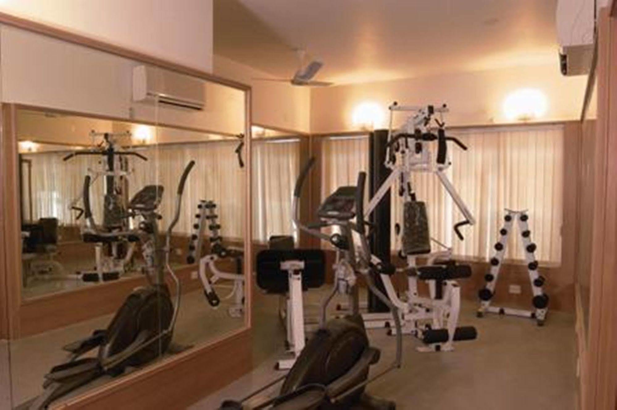 Tristar Serviced Apartments Бангалор Экстерьер фото