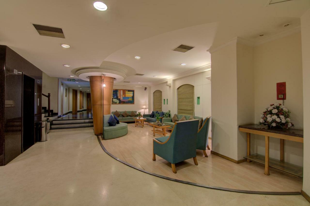 Tristar Serviced Apartments Бангалор Экстерьер фото