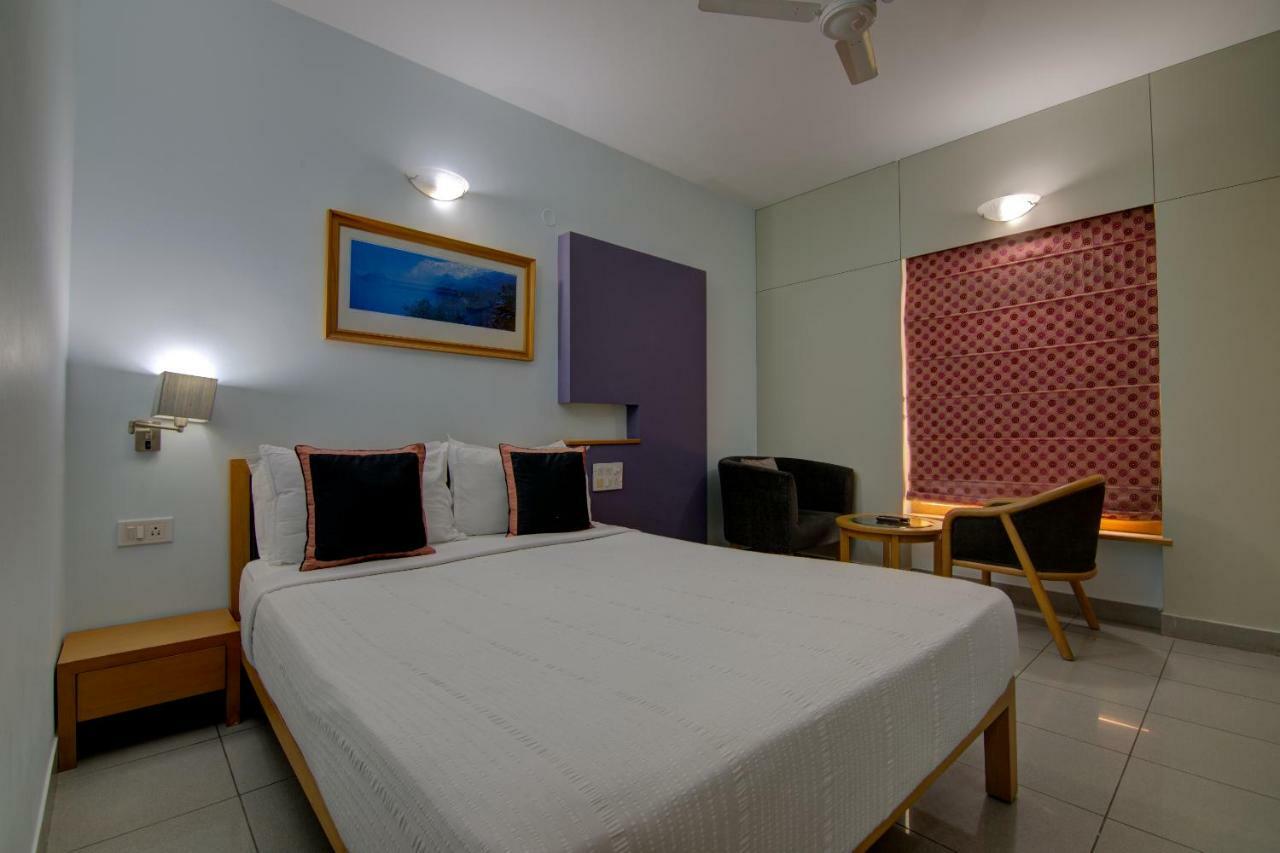 Tristar Serviced Apartments Бангалор Экстерьер фото