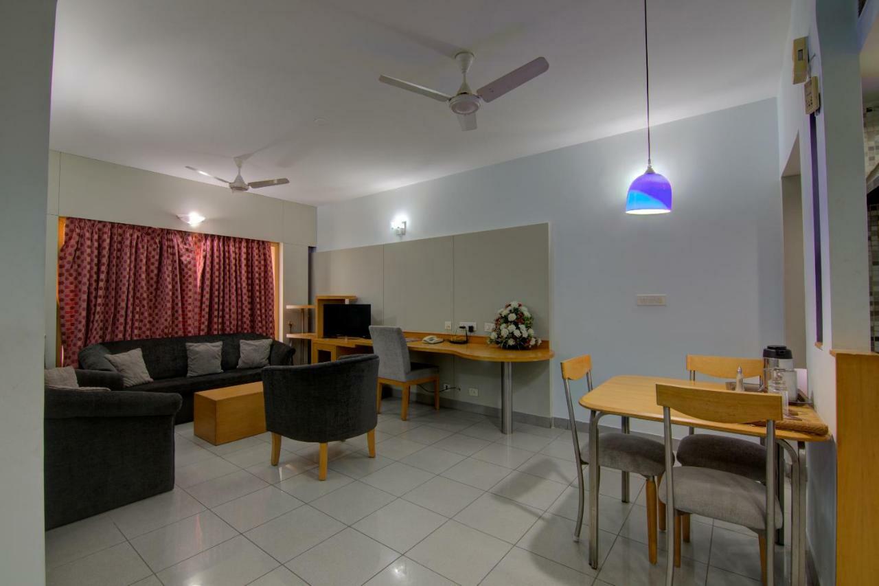 Tristar Serviced Apartments Бангалор Экстерьер фото